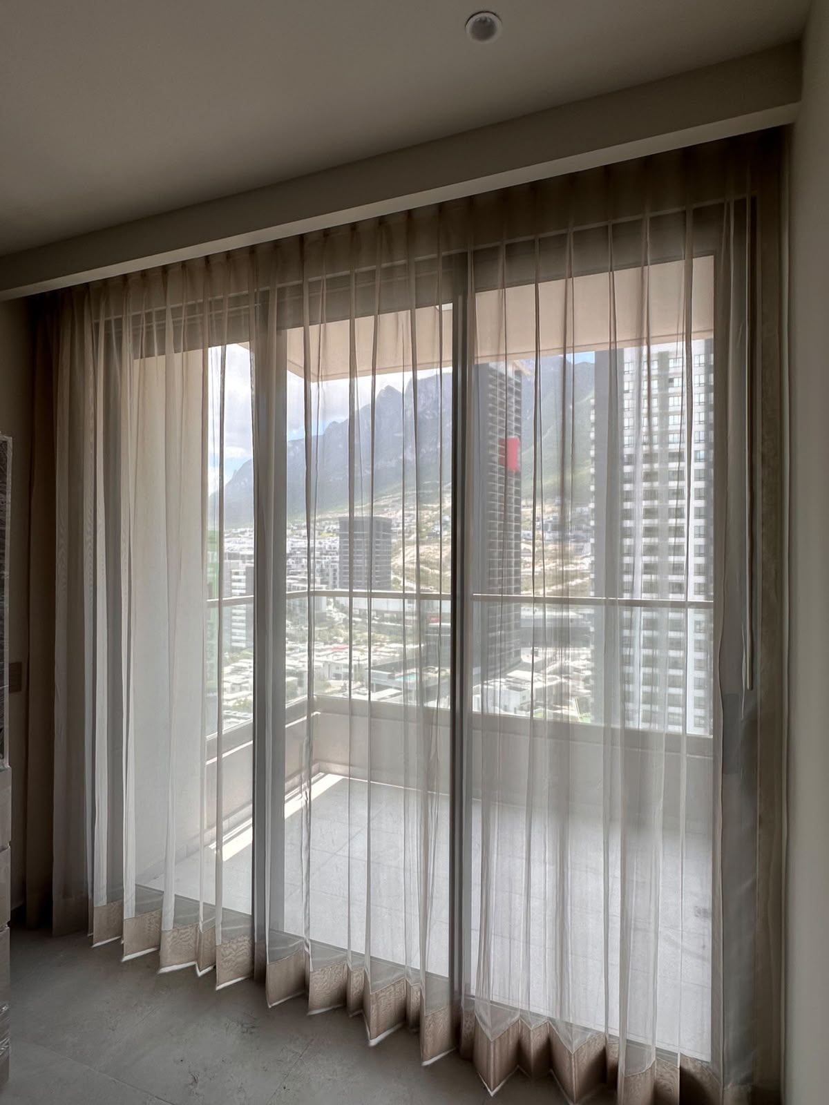 Cortinas instaladas por Lux Interiores
